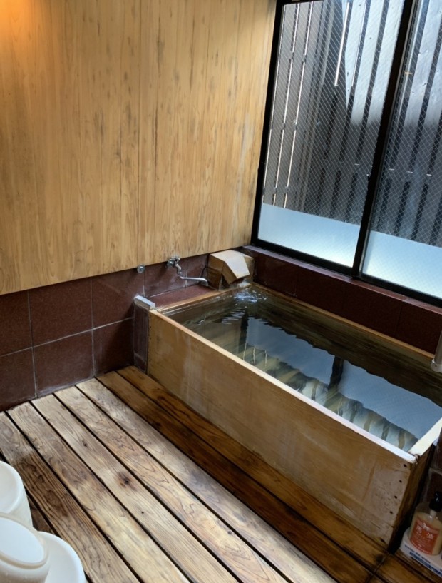 F68CEE0A-7E99-4BB6-AE00-0E10DB19F867